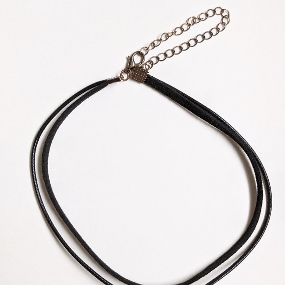 Velvet Choker with purple pendant - Picture 5 of 8